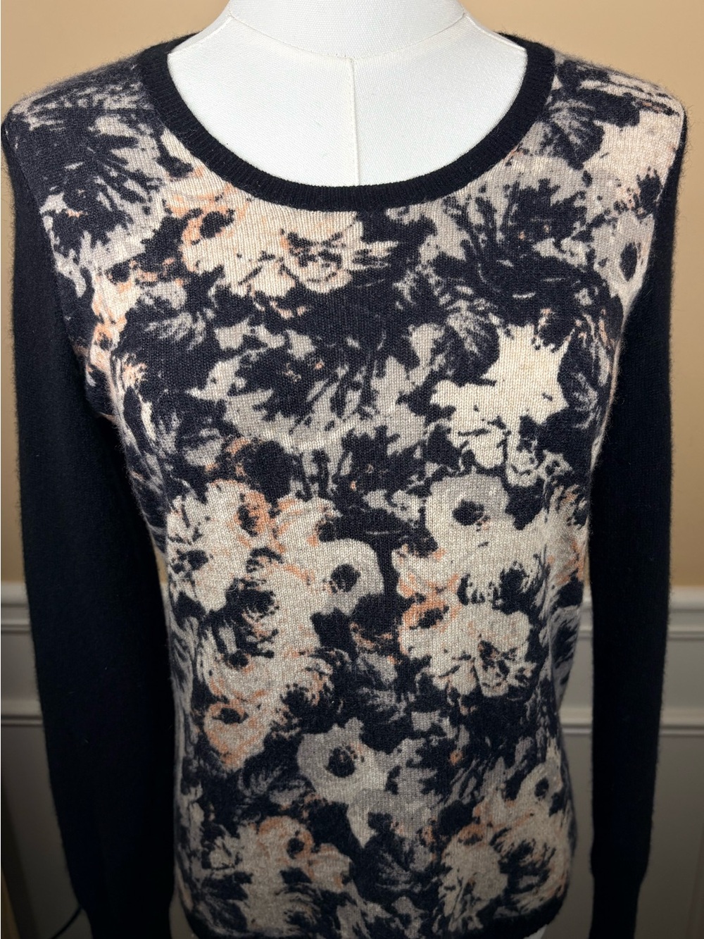 🖤 White + Warren 100% Cashmere Floral Crewneck Sweater XS